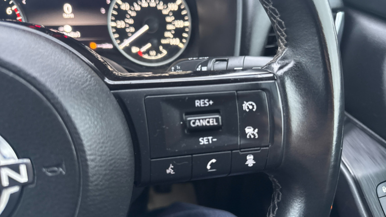 Nissan Qashqai 1.3 DiG-T MH Acenta Premium 5dr Petrol Hatchback